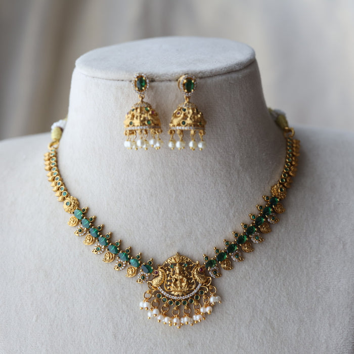 Antique green stone short necklace with earrings AG223