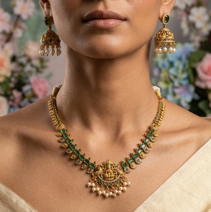 Antique green stone short necklace with earrings AG223