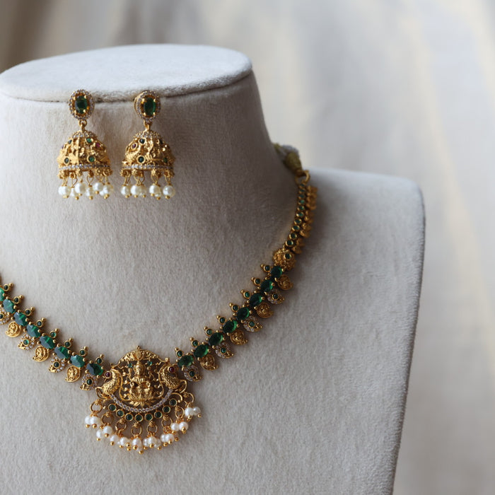 Antique green stone short necklace with earrings AG223