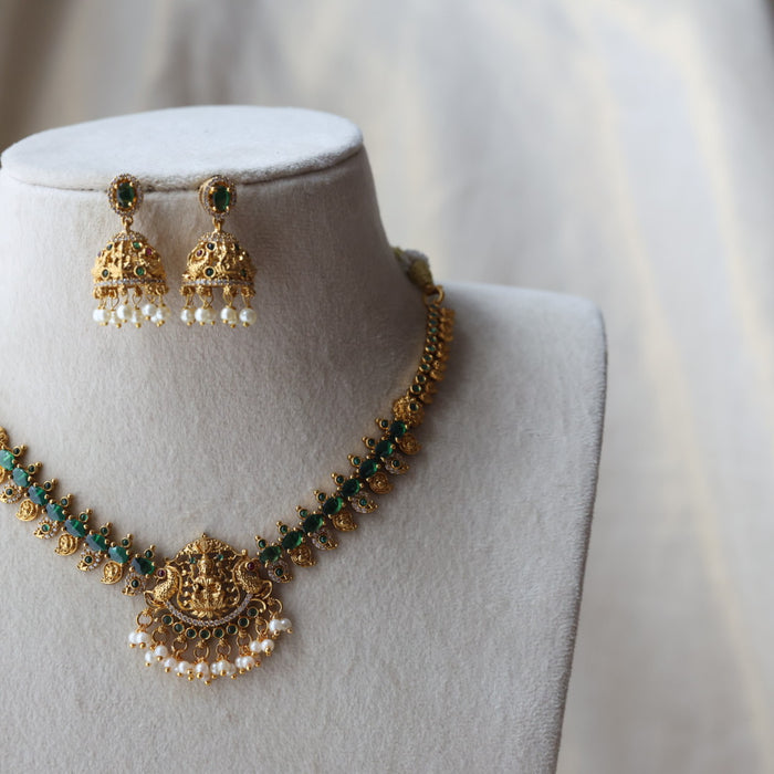 Antique green stone short necklace with earrings AG223