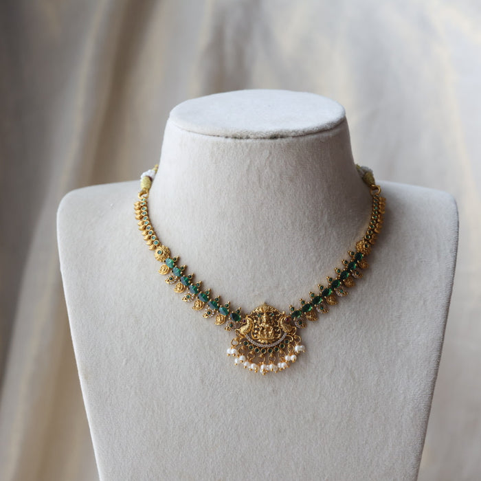 Antique green stone short necklace with earrings AG223