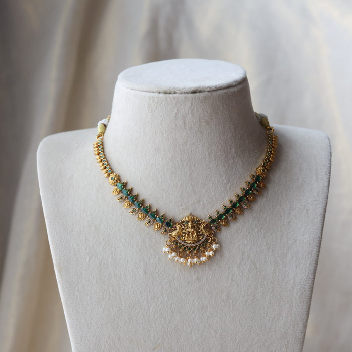 Antique green stone short necklace with earrings AG223