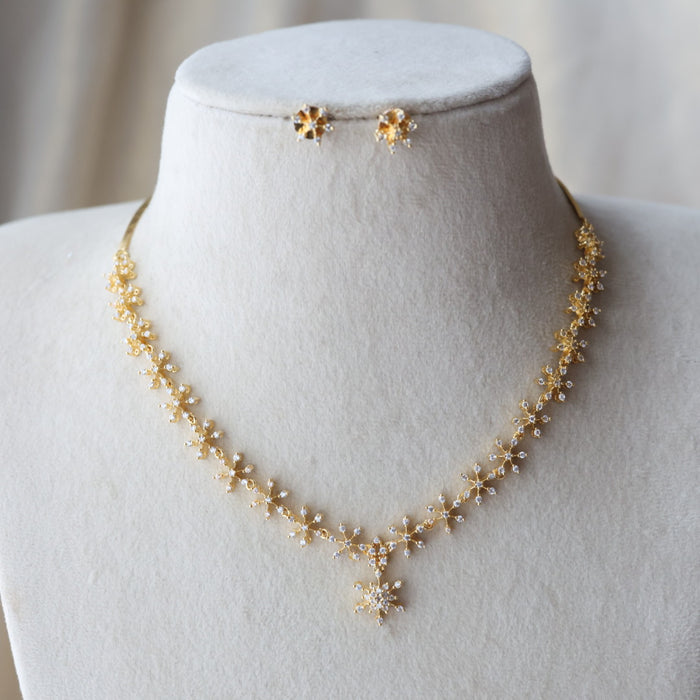 Heritage gold plated white stone short necklace with earrings H2344