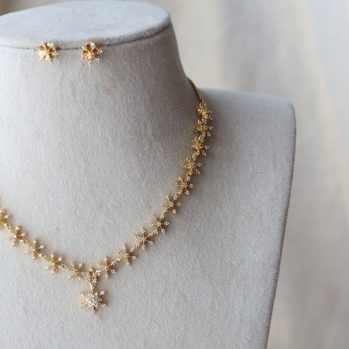 Heritage gold plated white stone short necklace with earrings H2344
