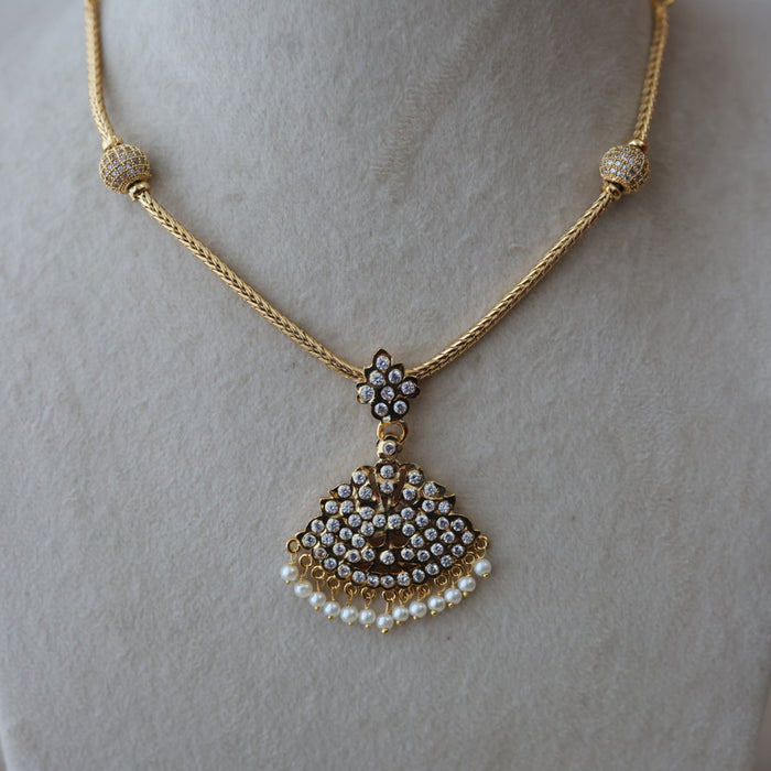 Heritage gold plated white stone short necklace H1901