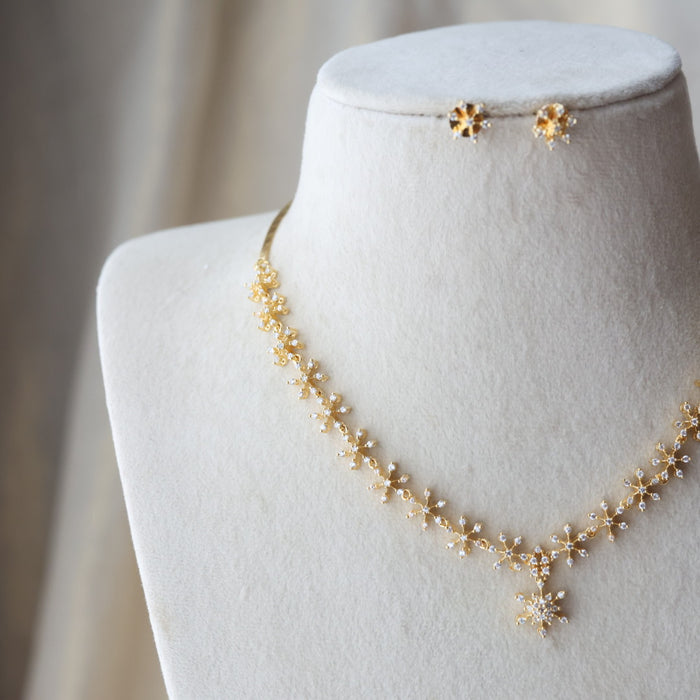 Heritage gold plated white stone short necklace with earrings H2344