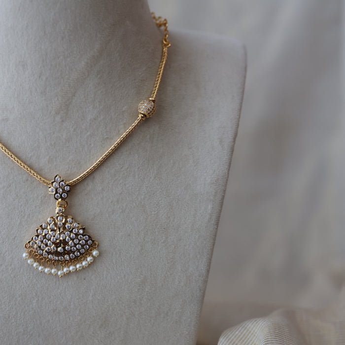 Heritage gold plated white stone short necklace H1901