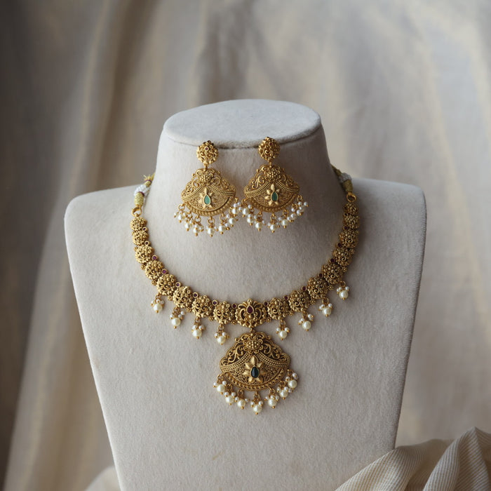 Antique gold short necklace with earrings AG223