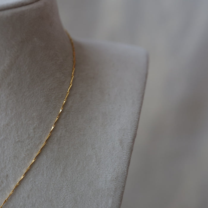 Heritage gold plated simple pendant short chain HC1233