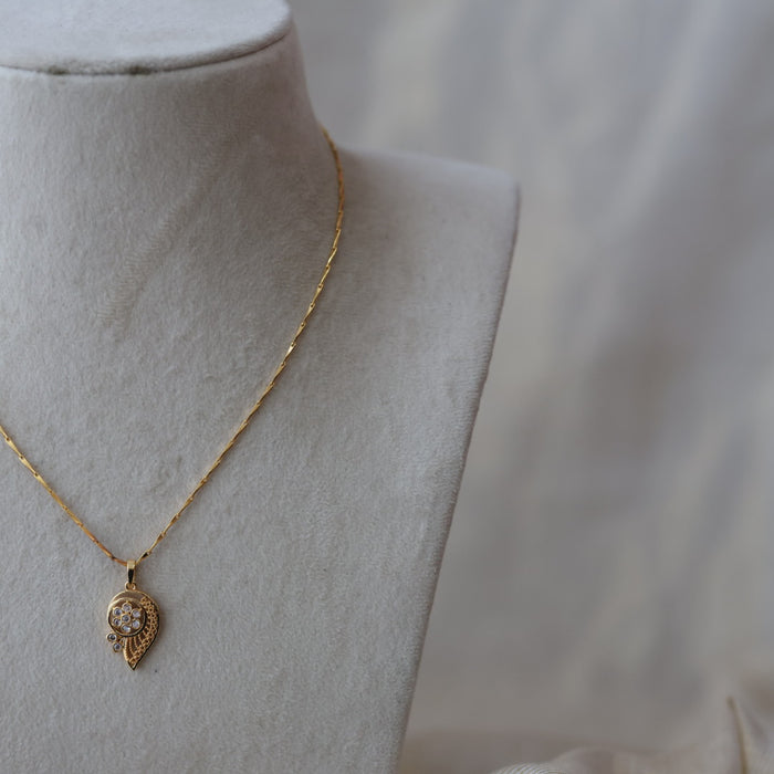 Heritage gold plated simple pendant short chain HC1233