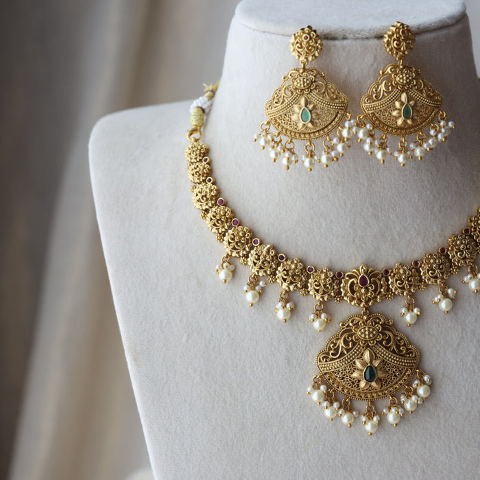 Antique gold short necklace with earrings AG223