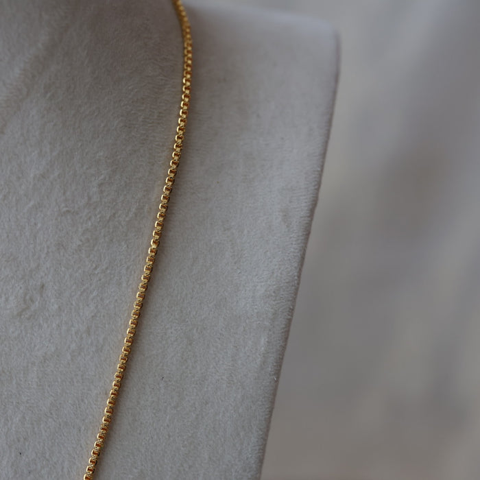 Heritage gold plated white stone pendant long chain necklace HC783