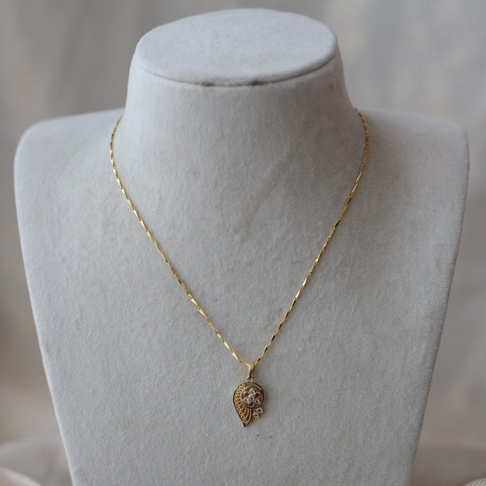 Heritage gold plated simple pendant short chain HC766