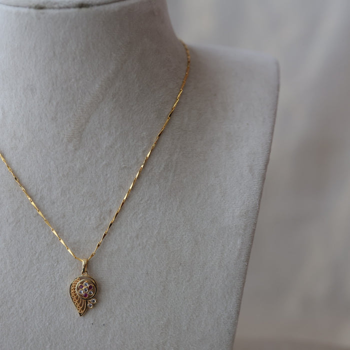 Heritage gold plated simple pendant short chain HC766