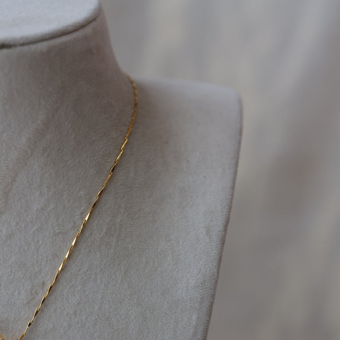 Heritage gold plated simple pendant short chain HC766