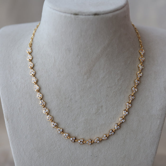 Heritage gold plated white stone short necklace H7223