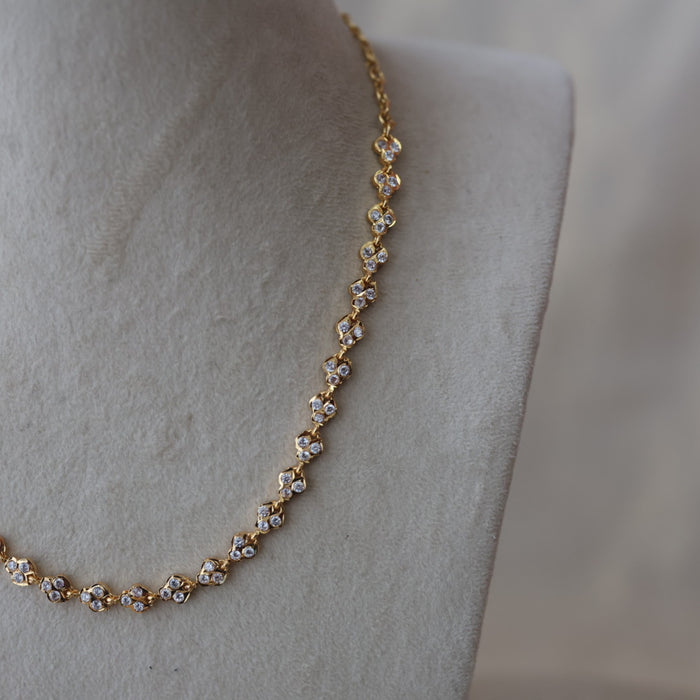 Heritage gold plated white stone short necklace H7223