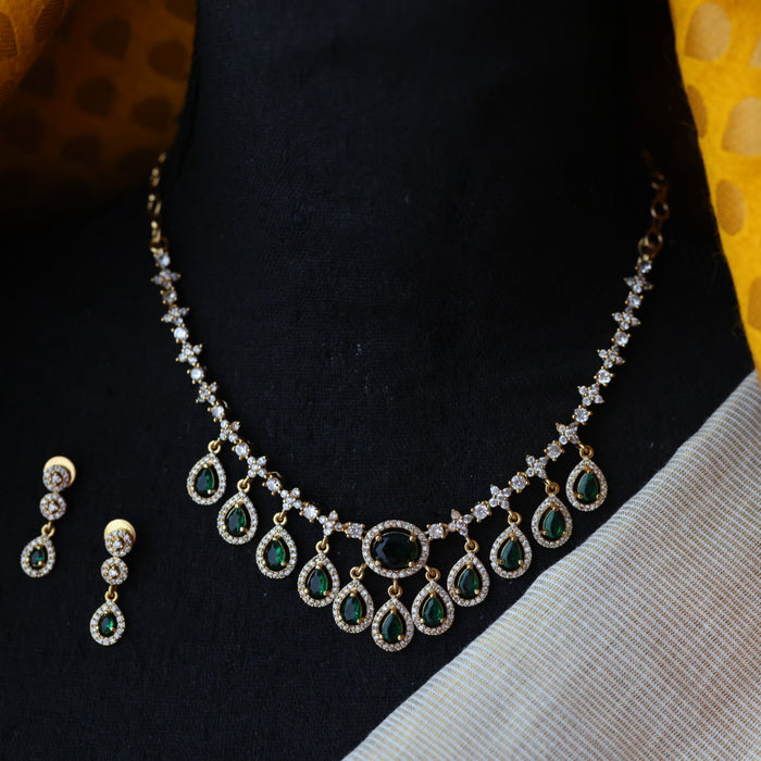 Antique green stone short necklace and earrings SS10876