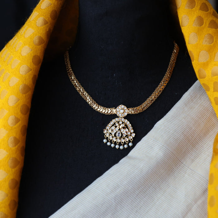 Heritage gold plated white stone short necklace H3245