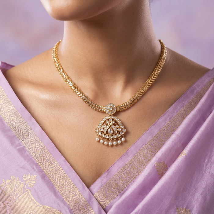 Heritage gold plated white stone short necklace H3245