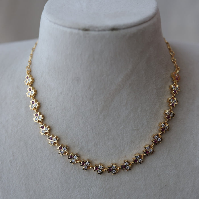 Heritage gold plated ruby white stone short necklace H7466