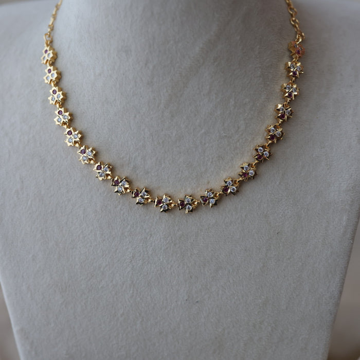 Heritage gold plated ruby white stone short necklace H7466