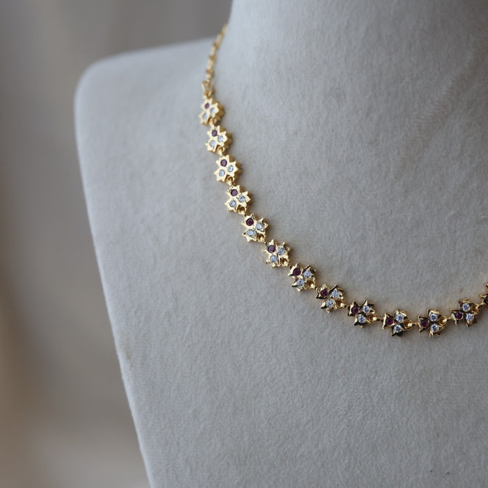 Heritage gold plated ruby white stone short necklace H7466