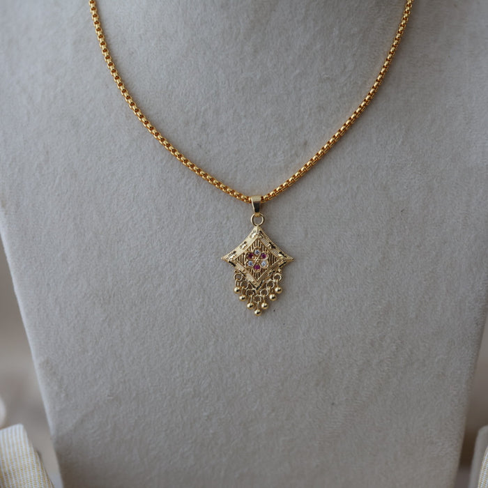 Heritage gold plated simple pendant short chain HC1273