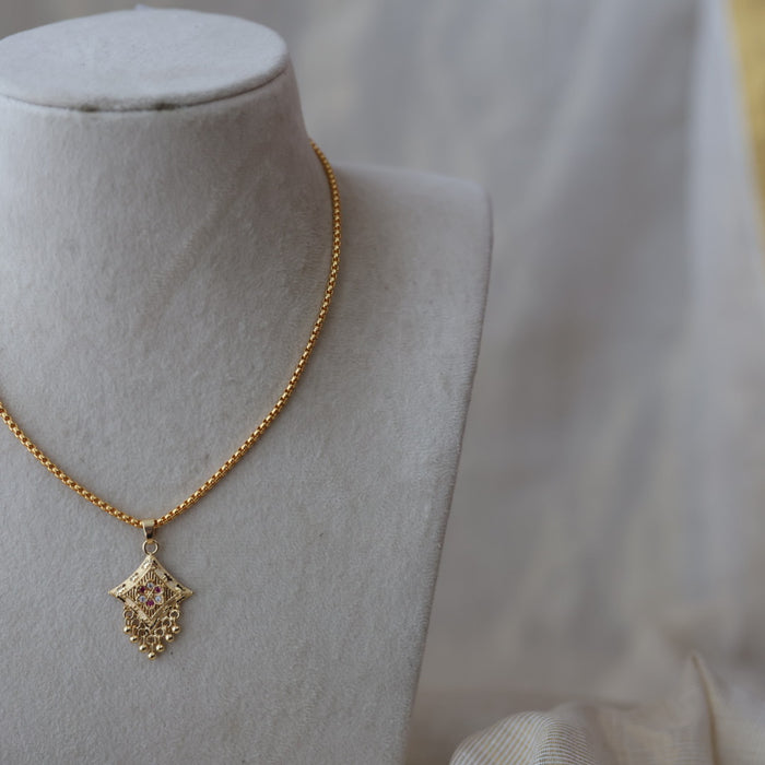 Heritage gold plated simple pendant short chain HC1273