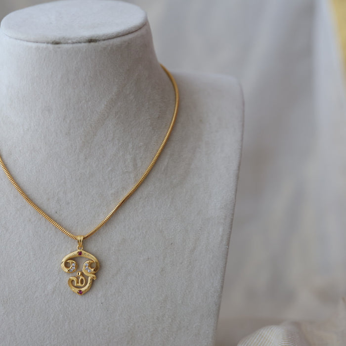 Heritage gold plated OM pendant short chain HC6744