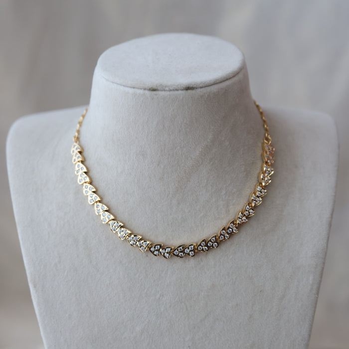 Heritage gold plated white stone short necklace H422