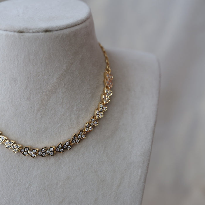 Heritage gold plated white stone short necklace H422
