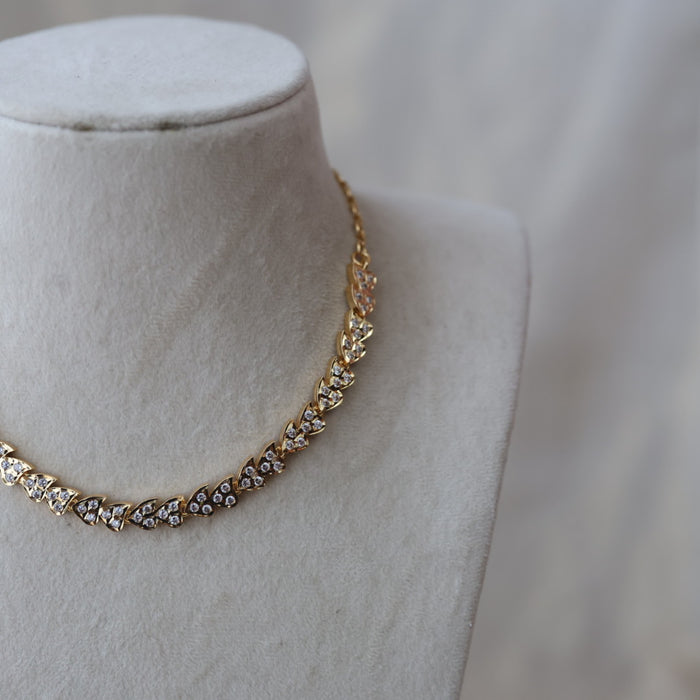 Heritage gold plated white stone short necklace H422
