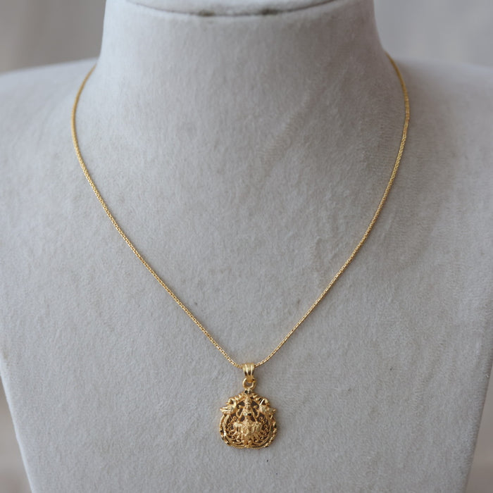 Heritage gold plated lakshmi simple pendant short chain HC8121