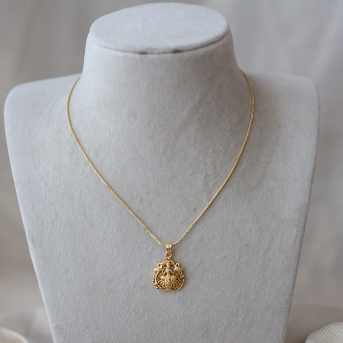 Heritage gold plated lakshmi simple pendant short chain HC8121