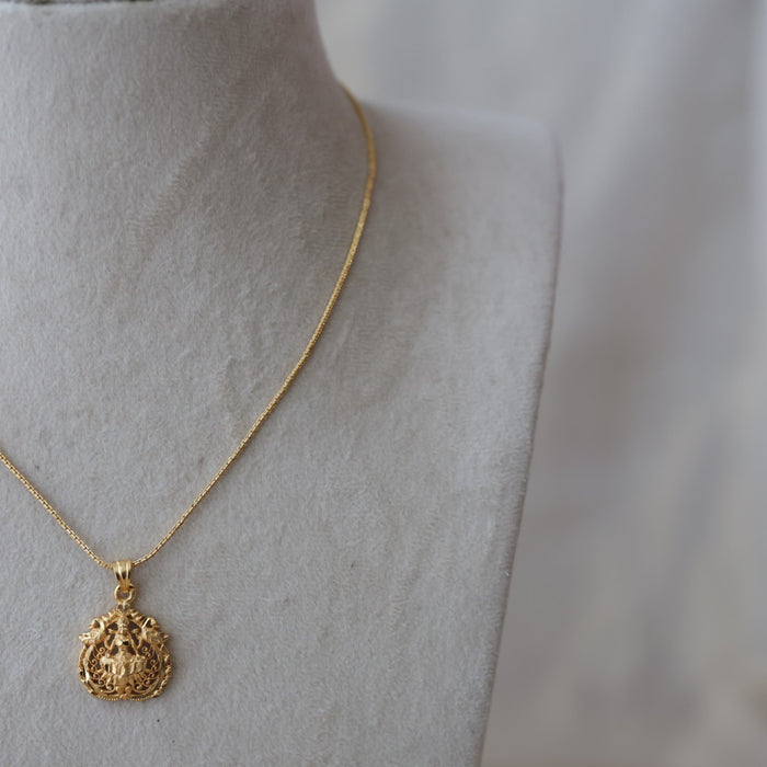 Heritage gold plated lakshmi simple pendant short chain HC8121