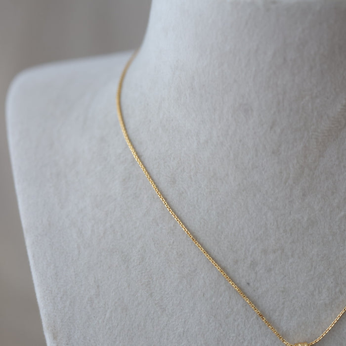 Heritage gold plated lakshmi simple pendant short chain HC8121