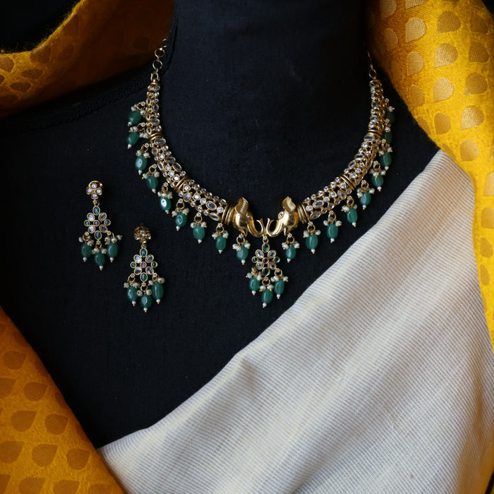 Antique green bead short necklace and earrings AG019