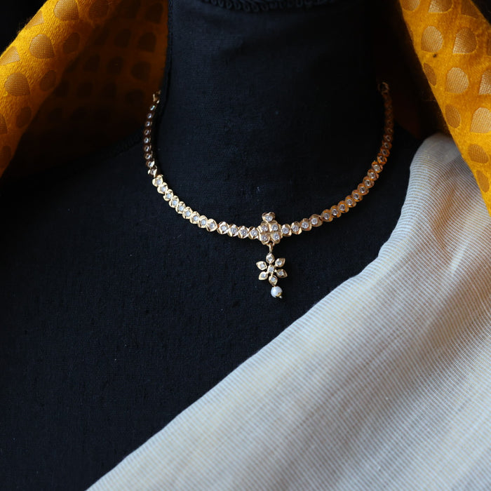 Heritage gold plated short necklace H5679