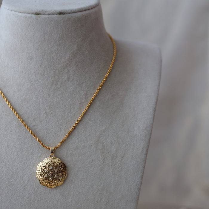Heritage gold plated simple pendant short chain HC764