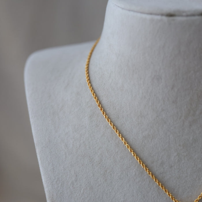 Heritage gold plated simple pendant short chain HC764