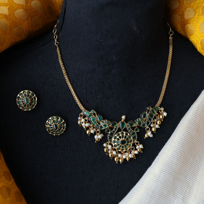 Antique green stone short necklace and earrings AG562