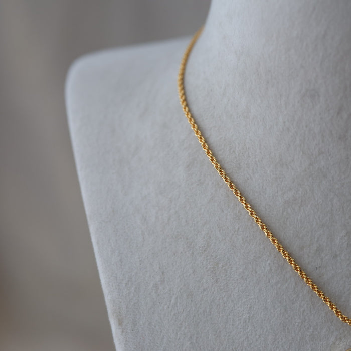 Heritage gold plated simple pendant short chain HC764