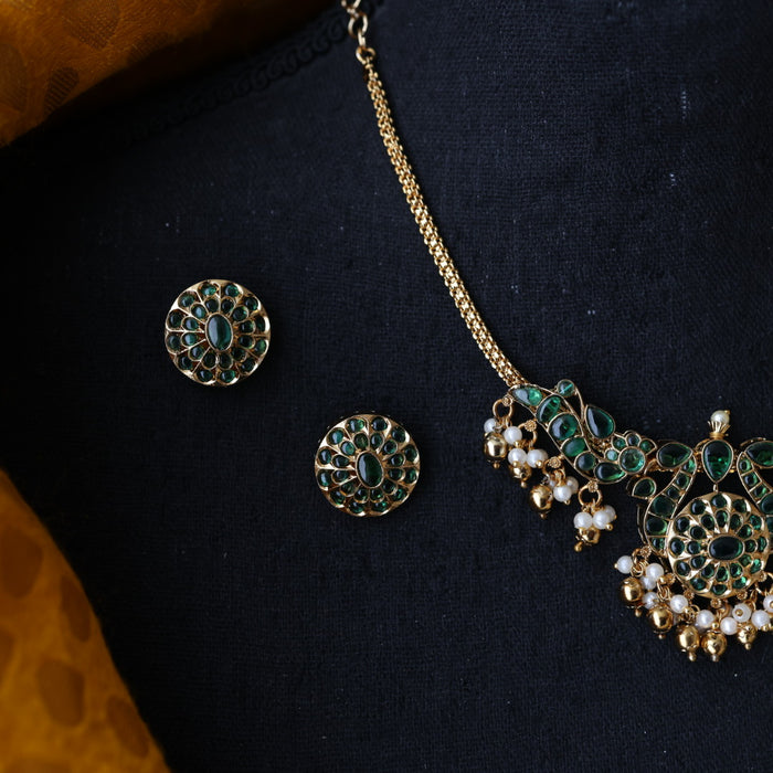 Antique green stone short necklace and earrings AG562