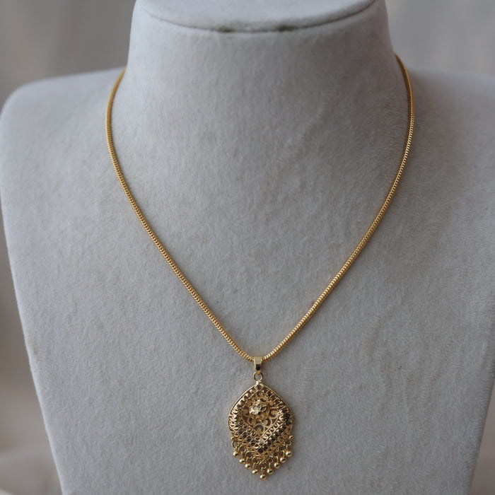 Heritage gold plated simple pendant short chain HC7990