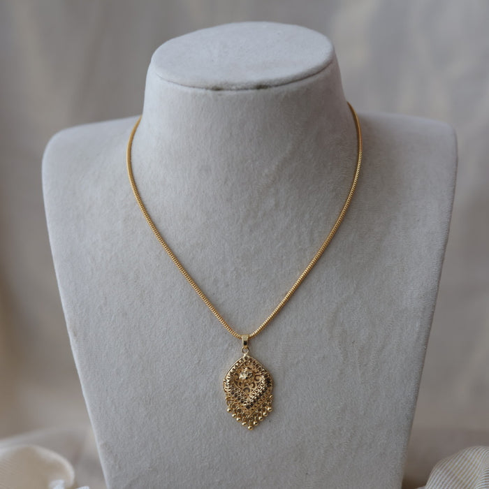 Heritage gold plated simple pendant short chain HC7990