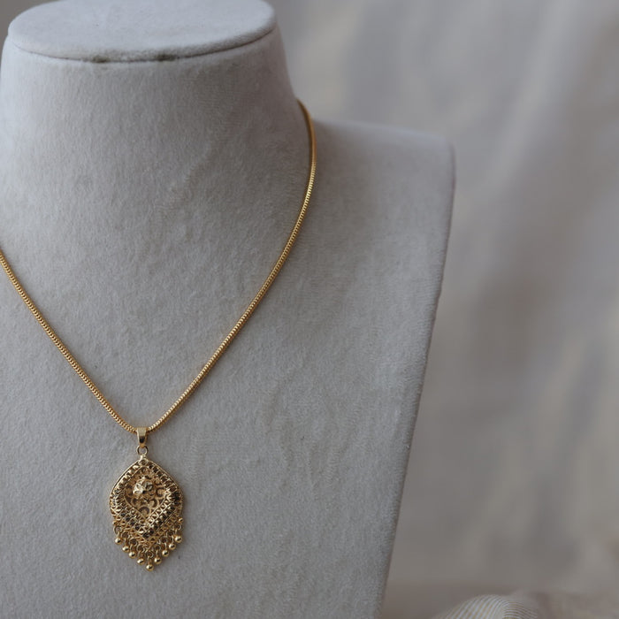 Heritage gold plated simple pendant short chain HC7990