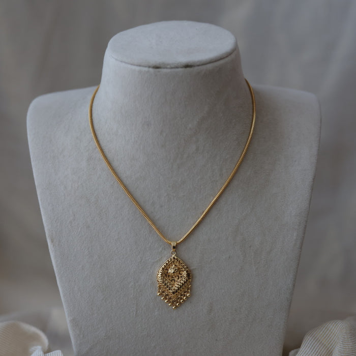 Heritage gold plated simple pendant short chain HC7990