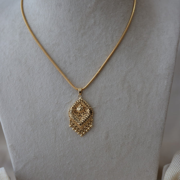 Heritage gold plated simple pendant short chain HC7990