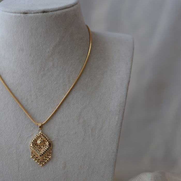 Heritage gold plated simple pendant short chain HC7990